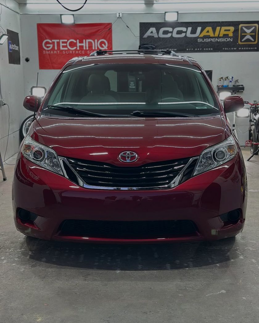 Toyota Sienna by Sheer Auto Styling, Santa Maria